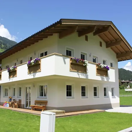 In Aschau Near Slopes, Cleaning Included Apartamento